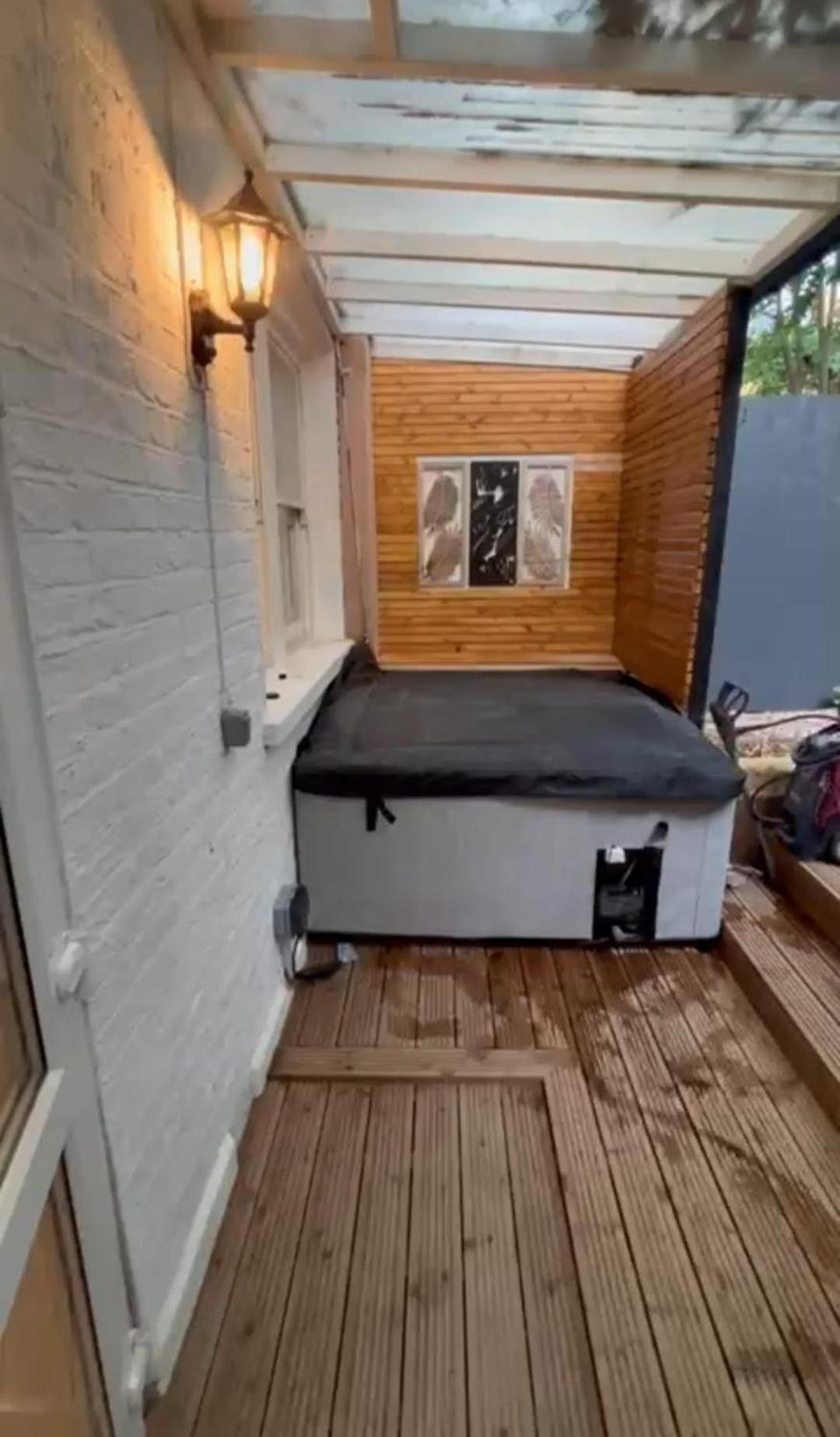 Appartement Stunning 3-bedroom, 2-bathroom, Garden & Hot Tub, West Kensington Londres